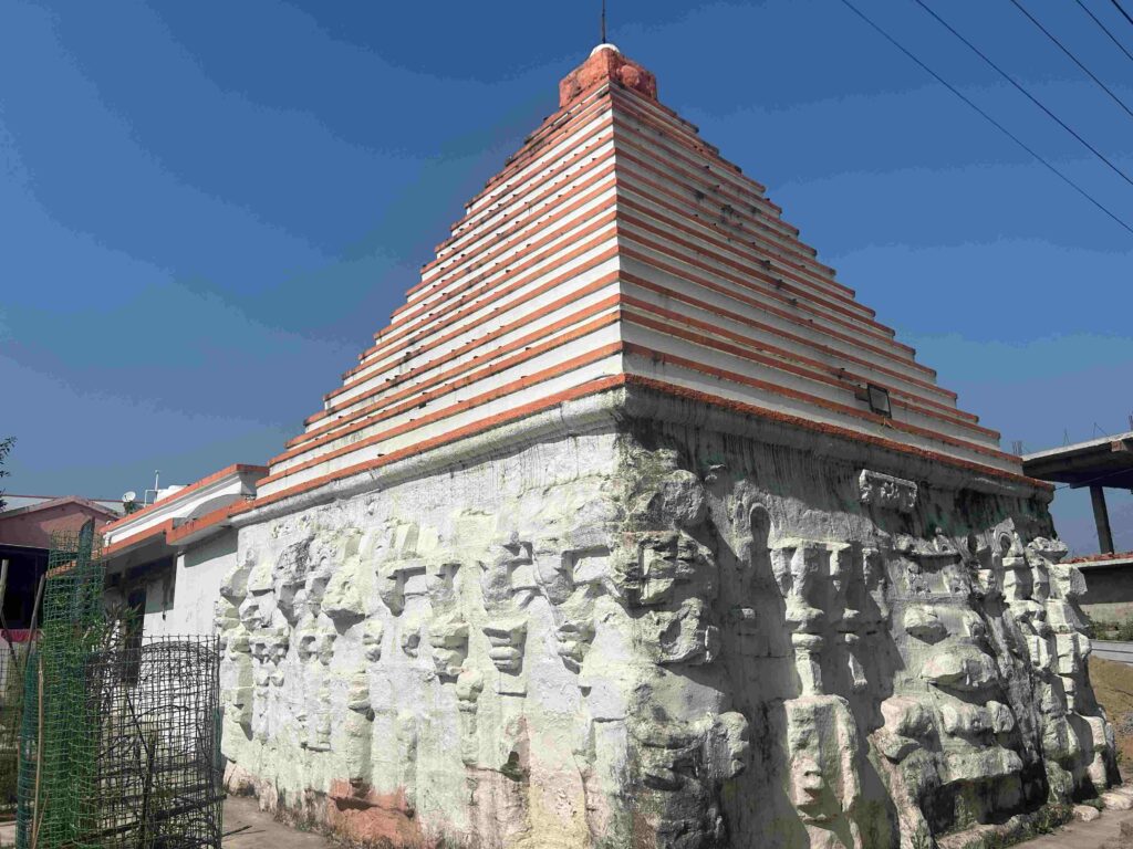 Biksheshwara Swamy Temple (Shiva Temple) Manthani